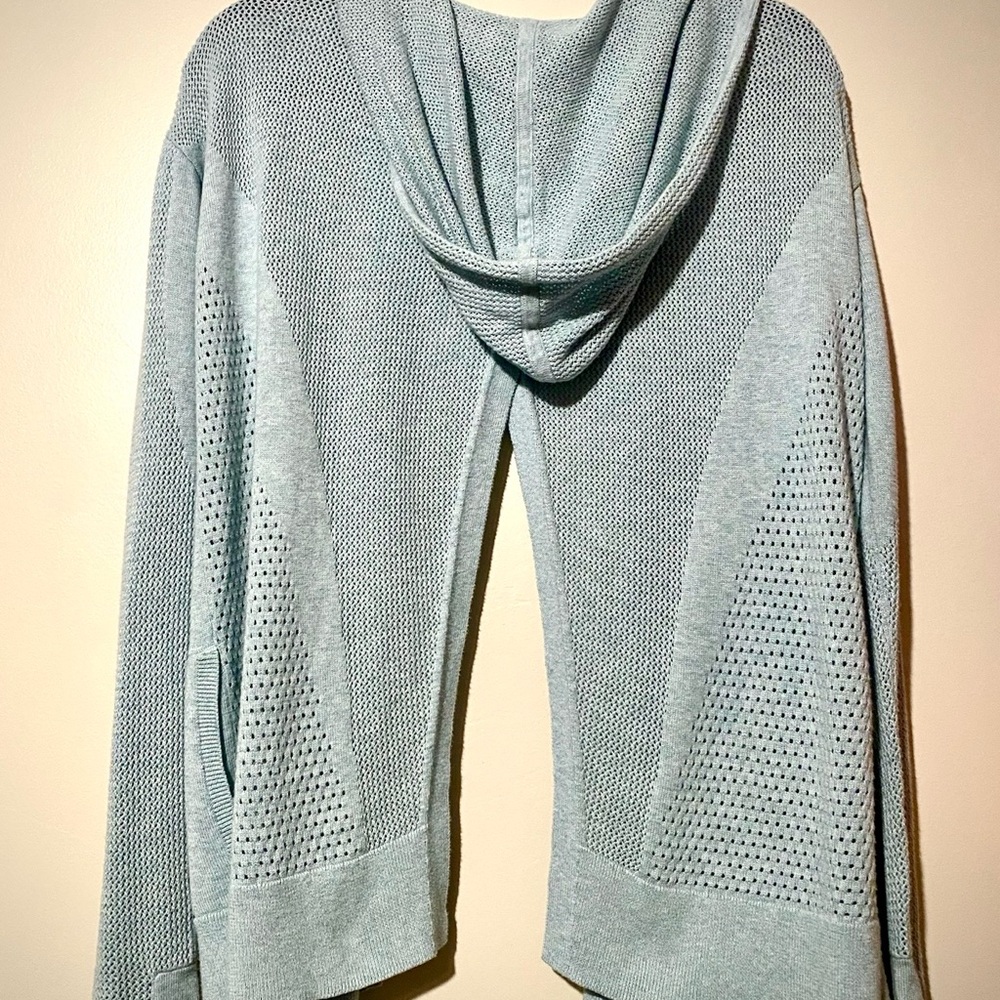 Lululemon Still Movement Wrap - Picture 6 of 8